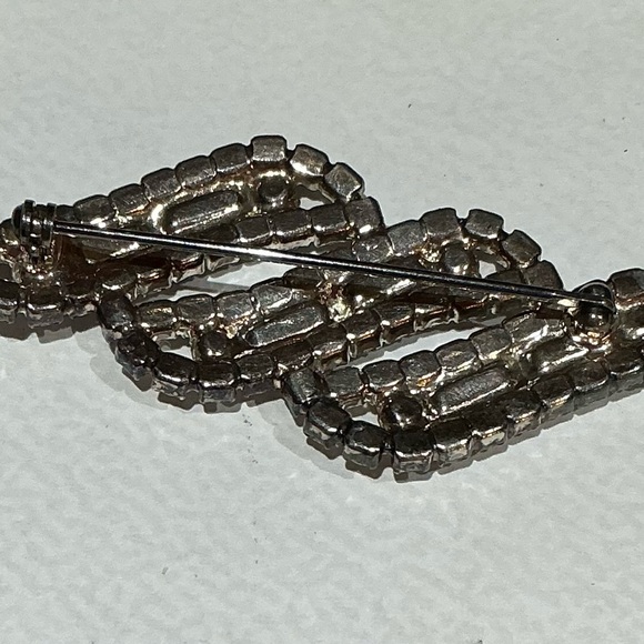 Vintage Beautiful Art Deco  Black , clear crystal and Silver Rhinestone Brooch - Picture 2 of 2